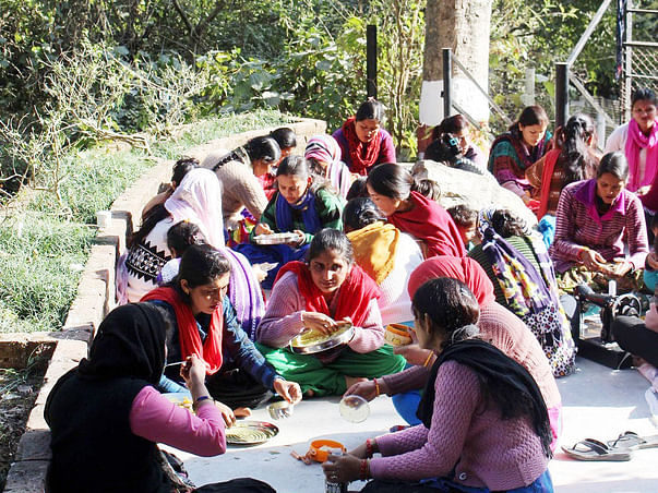 Donate Midday Meal For Rural Women Working For Stree Shakti Samiti